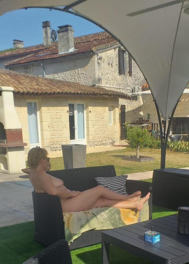 Chambre D'Hotes Naturiste Le Jardin Des Hirondelles Blanzaguet-Saint-Cybard Buitenkant foto