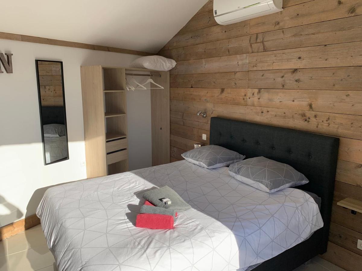 Chambre D'Hotes Naturiste Le Jardin Des Hirondelles Blanzaguet-Saint-Cybard Buitenkant foto
