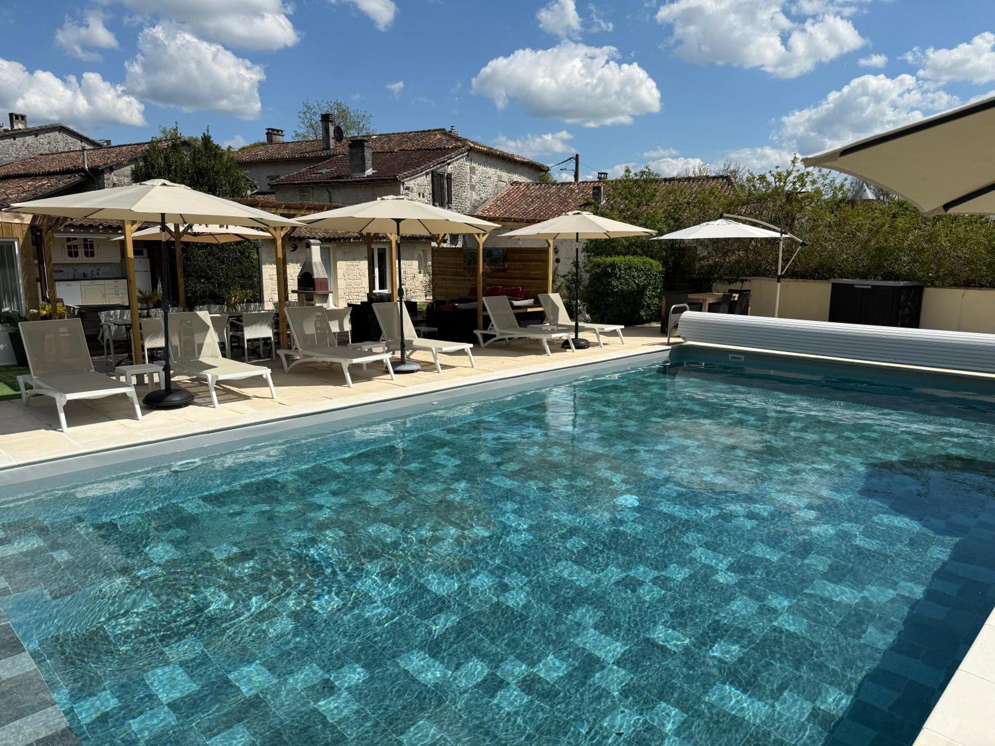 Chambre D'Hotes Naturiste Le Jardin Des Hirondelles Blanzaguet-Saint-Cybard Buitenkant foto